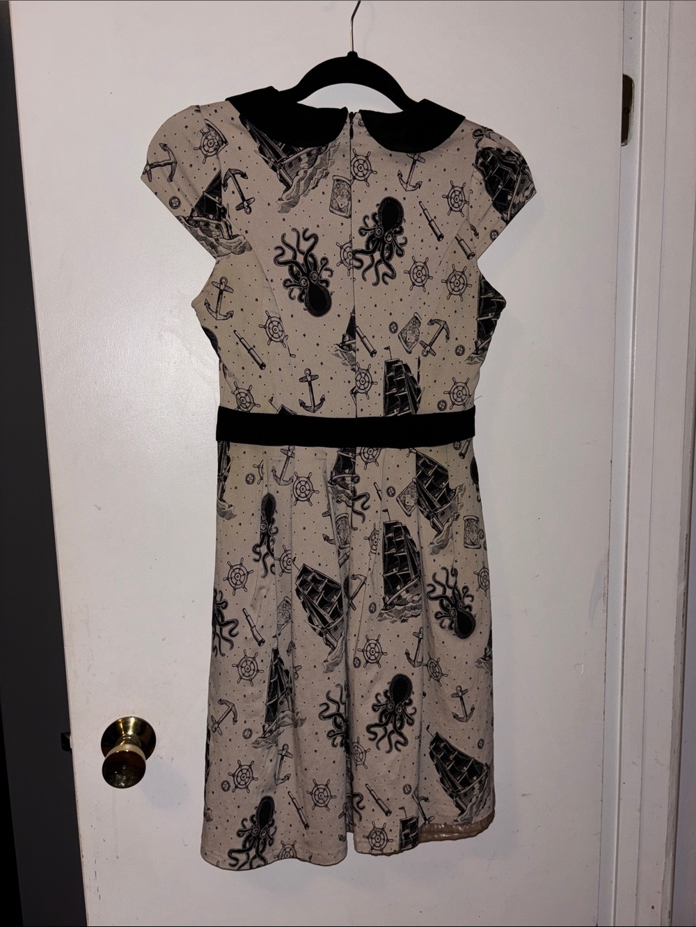 Sourpuss brand kraken dress - size M - cap sleeve & peter pan collar - Picture 3 of 5